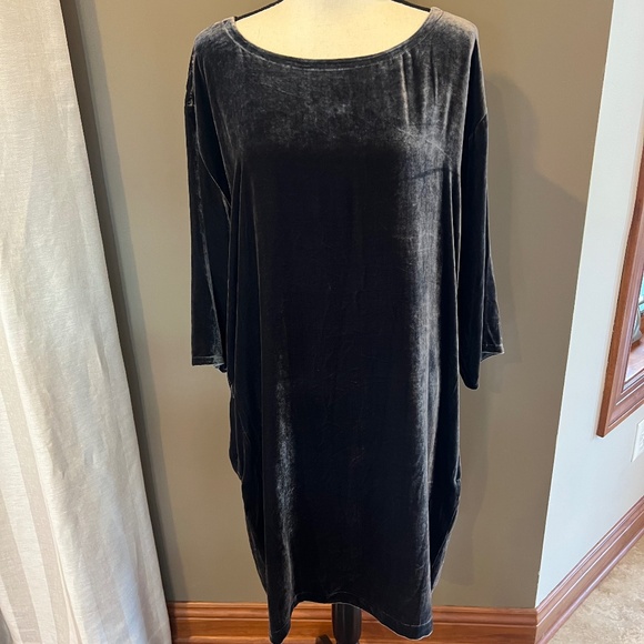 Eileen Fisher Charcoal Gray Silk Blend Velvet Dress, Pockets, Size Large - Picture 1 of 12
